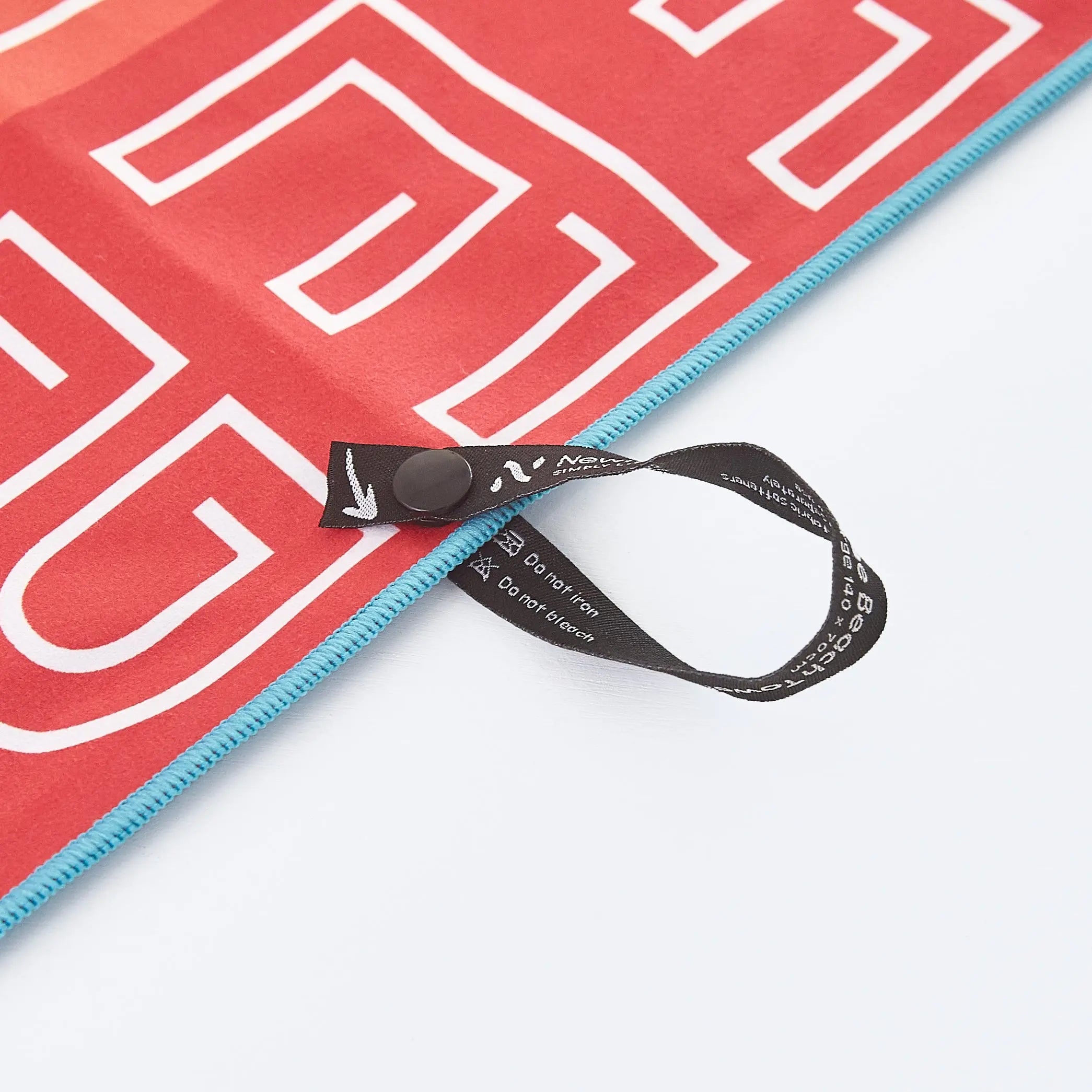 Manly Beach Towel & Pouch Newlyfe